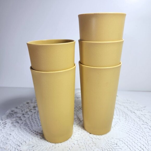 Tupperware Tall Tumblers Set of 5 Harvest Gold 8 oz Juice Cups 873 Vintage 70s - Picture 1 of 11